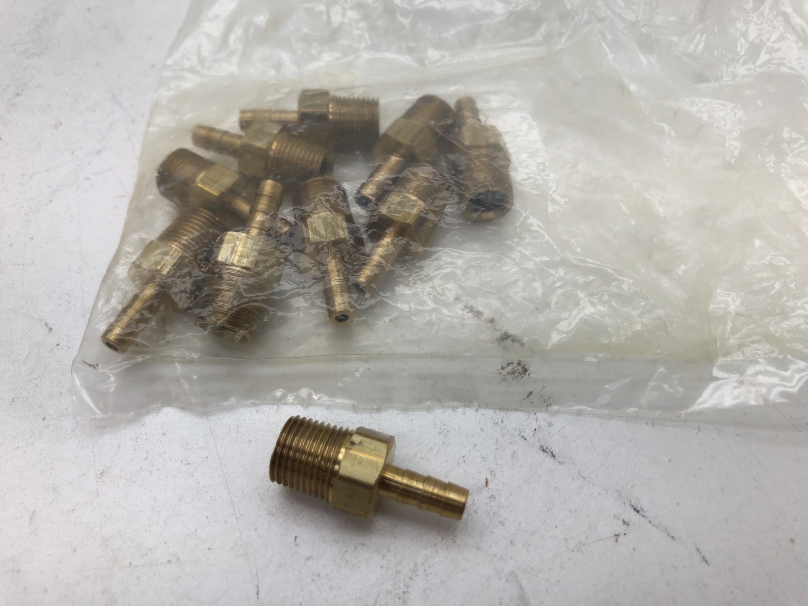 (QTY.10) DIXON BRASS 1020202C 1/8″ TUBE FITTING