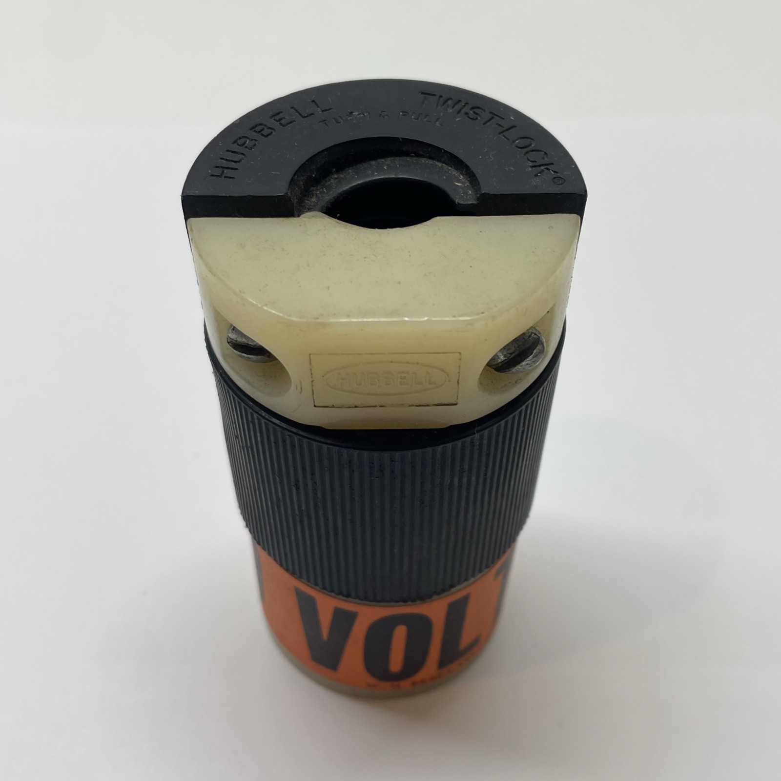 Hubbell 231A 20A 125V TWIST LOCK PLUG