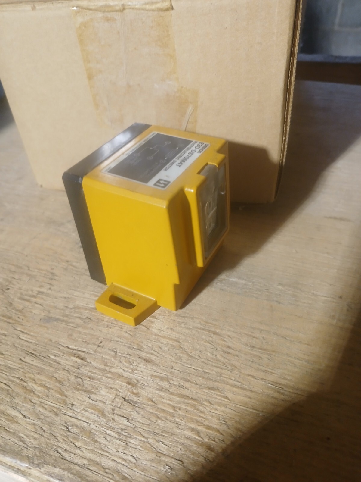 New OMRON E3D-DS70M4T 24-240VAC 1A NSMP
