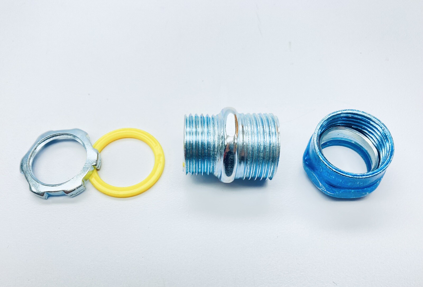 LOT OF 6 UNUSED RACO 2902RT RAINTIGHT COMPRESSION CONNECTOR 1/2″ INSULATED
