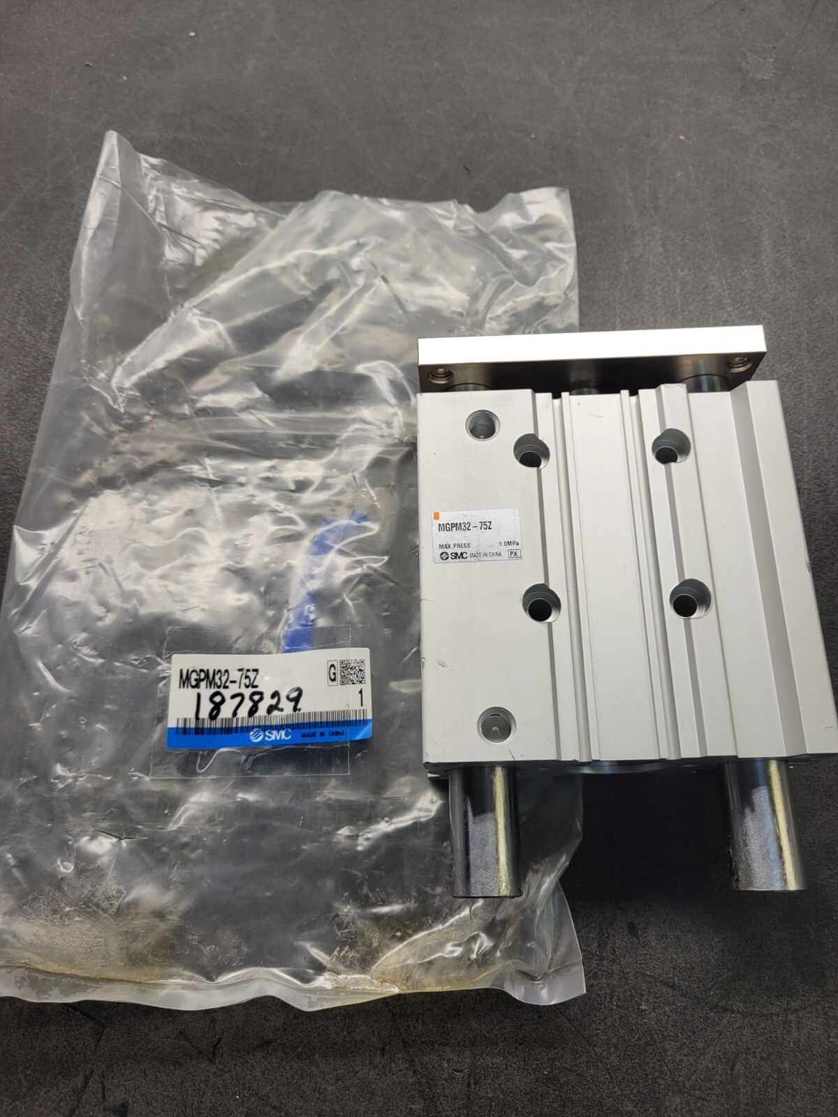 SMC MGPM32-75Z Cylinder.