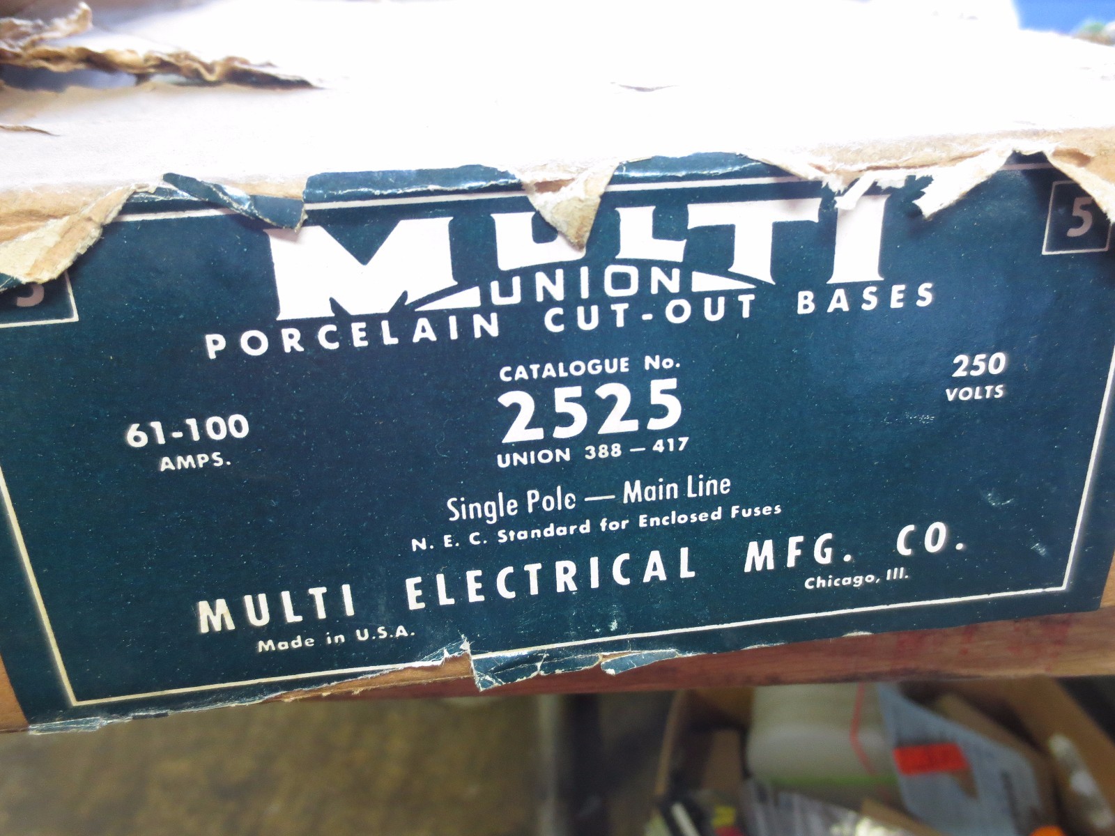 MULTI 2525 PORCELAIN CUT-OUT BASES 250V, 61-100A – NEW SURPLUS – 388-417