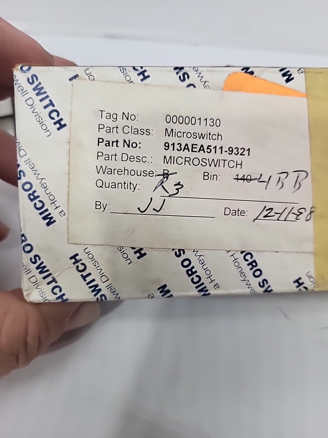 NEW HONEYWELL MICRO SWITCH 120 VAC OPERATING INDICATOR 913AEA511