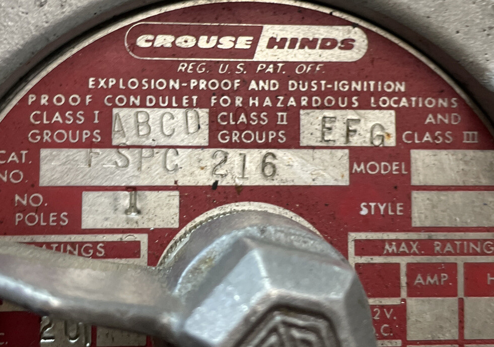 CROUSE-HINDS FSPC216, Enclosure and Snap Switch, ShipSameDay#1374P1