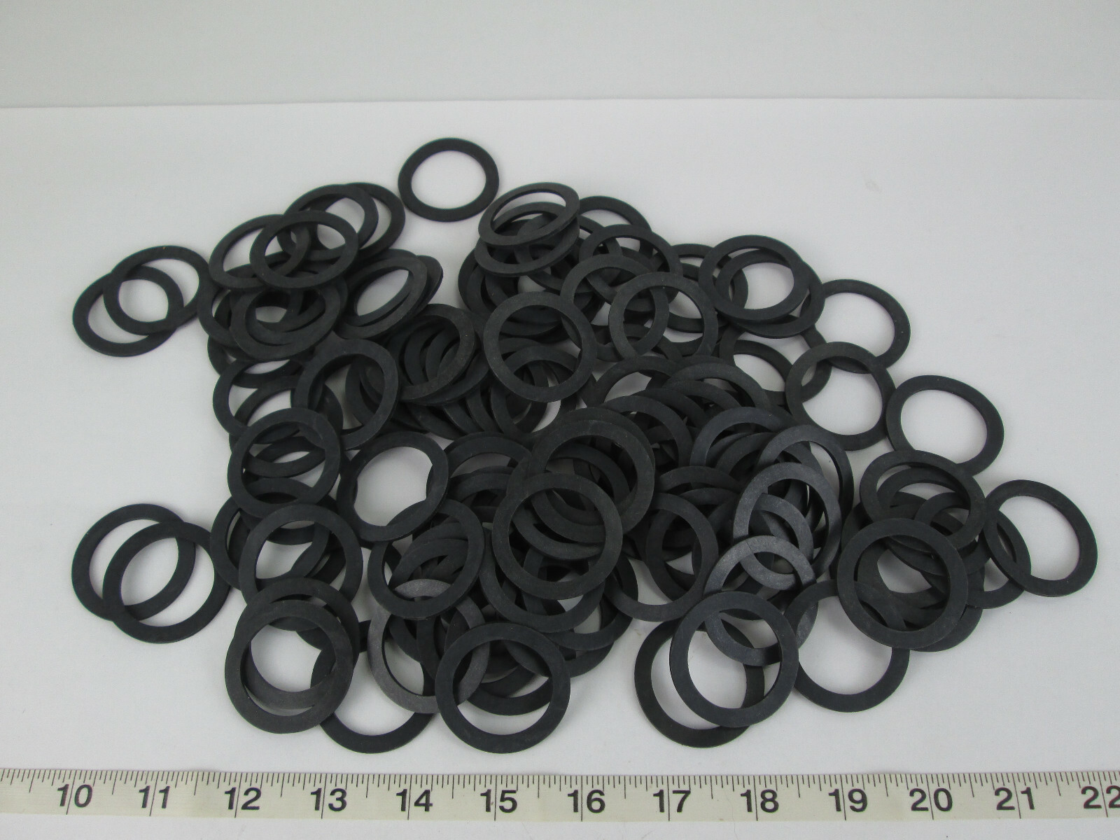 Lot of 130 Rubber Gasket Washer Ring Seals App. 1-9/16″ OD x 1-3/16″ ID