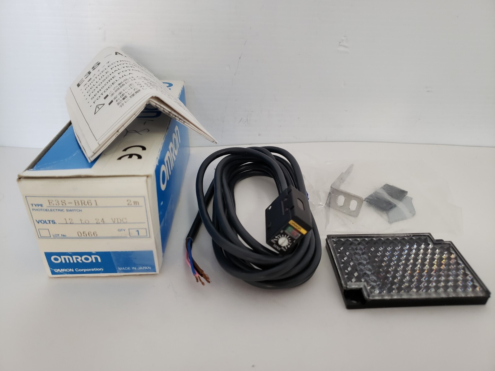 OMRON E3S-BR61 PHOTOELECTRIC SENSOR RETRO-REFLECTIVE 12-24VDC NIB
