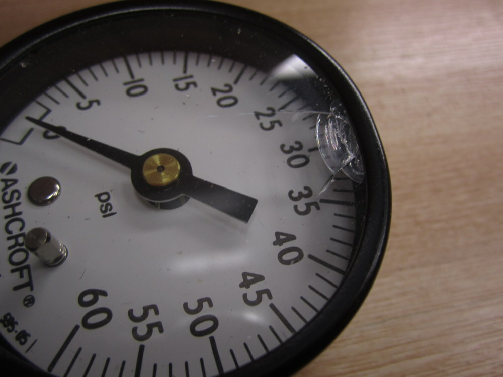 Ashcroft 20W1005-H-01L-XRG-60 Pressure Gauge 20W1005-H-01L Chipped Glass