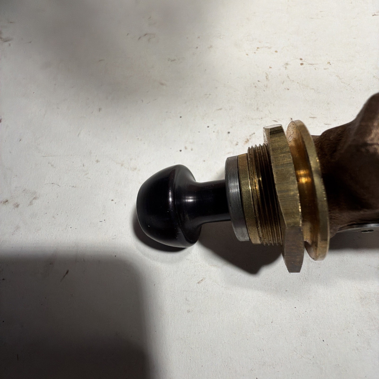 SCHRADER BELLOWS / PARKER – M08320151 VALVE, MANUAL, 1/4NPT, Max 200PSI USA NNB