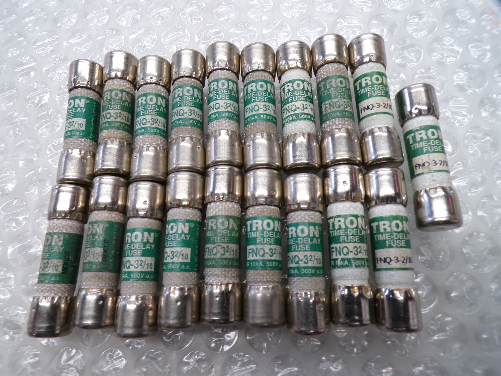 TRON FNQ3-2/10 FUSE LOT OF 19 NSNP