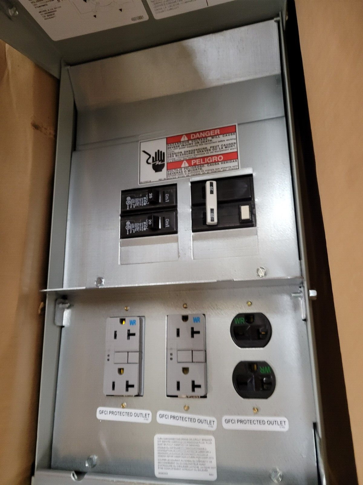 Eaton CHR9N9NKGSU Power Outlet Panel NOS NEW