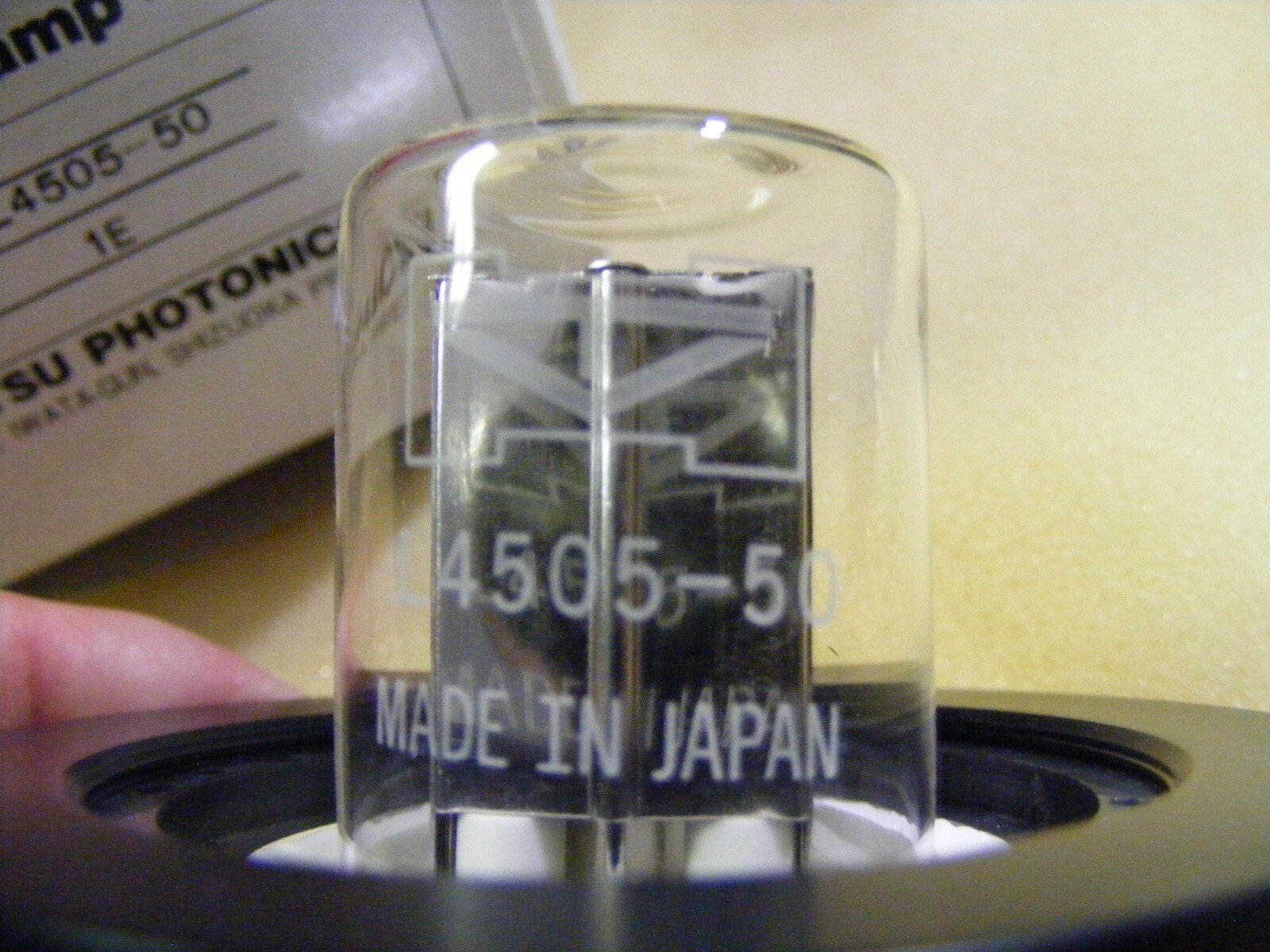 Hamamatsu L4505-50 Deuterium Lamp with Oriel 12730 Mount (a34)