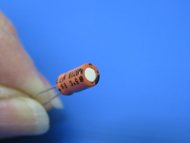 SPRAGUE 515D105M100JA6A Qty of 200 per Lot 1uF 20% 100V Al El +105C 2mmLs