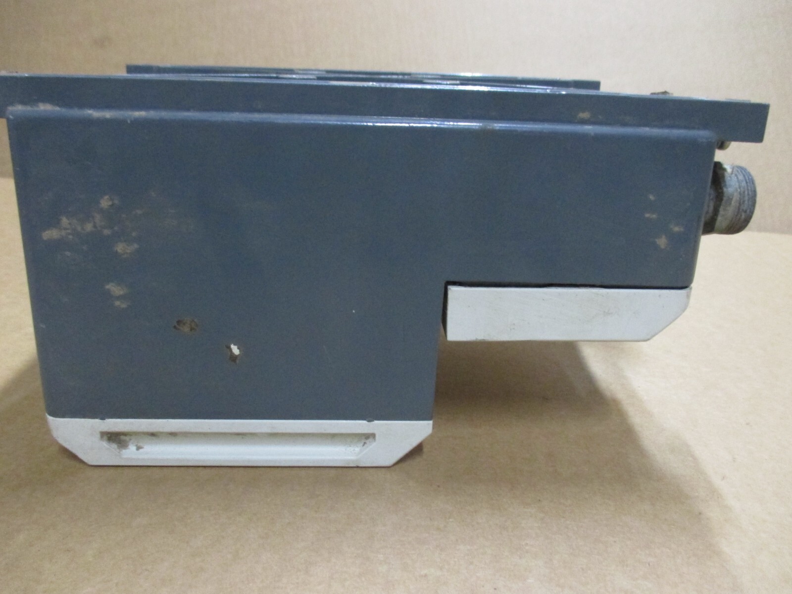 MAGNETIC FLOWMETER SIGNAL CONVERTER MODEL 50XM13DXKD70AAB0229 USED