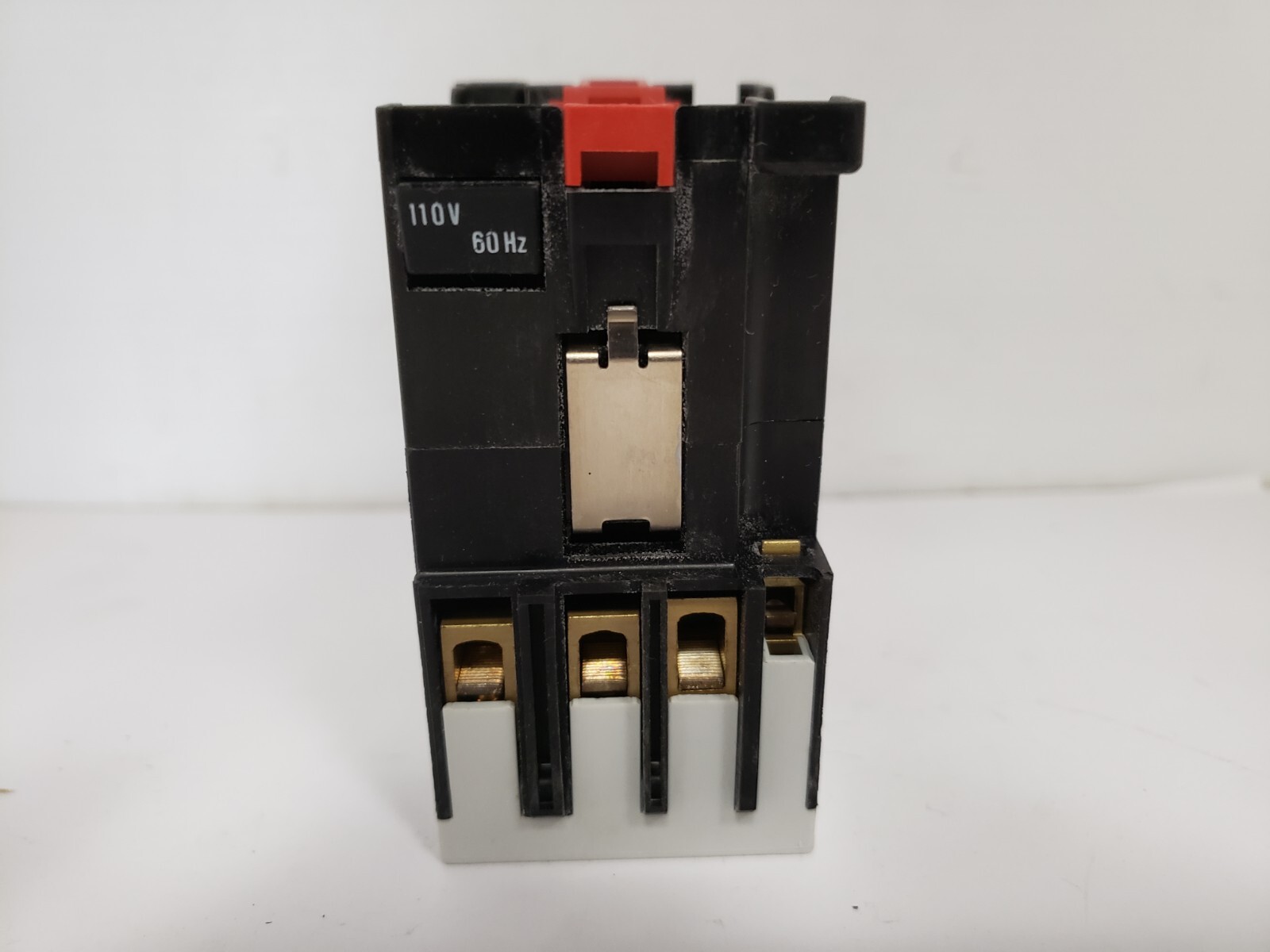 SQUARE D 8502-PE4.00E CONTACTOR 32A 3 POLE 110/120V SERIES B NNB
