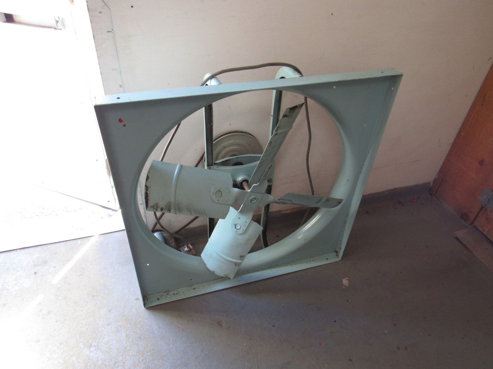 Industrial Grade Ventilation Fan Farm/Barn Chicken Coup/Mushroom- ChelseaCV30 KC