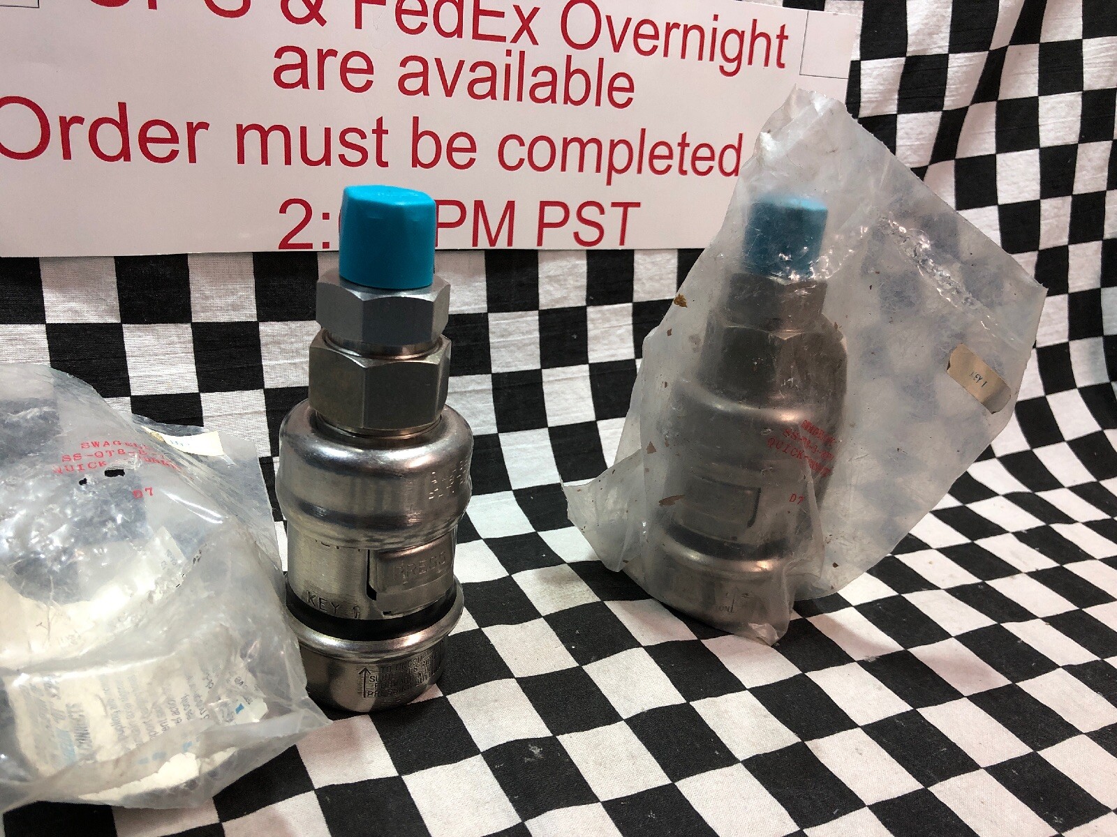SWAGELOK SS-QT8-B-8PM-K1, Quick Connect 1/2″ NPT, BLACK, Lot Of 2, #1615N1