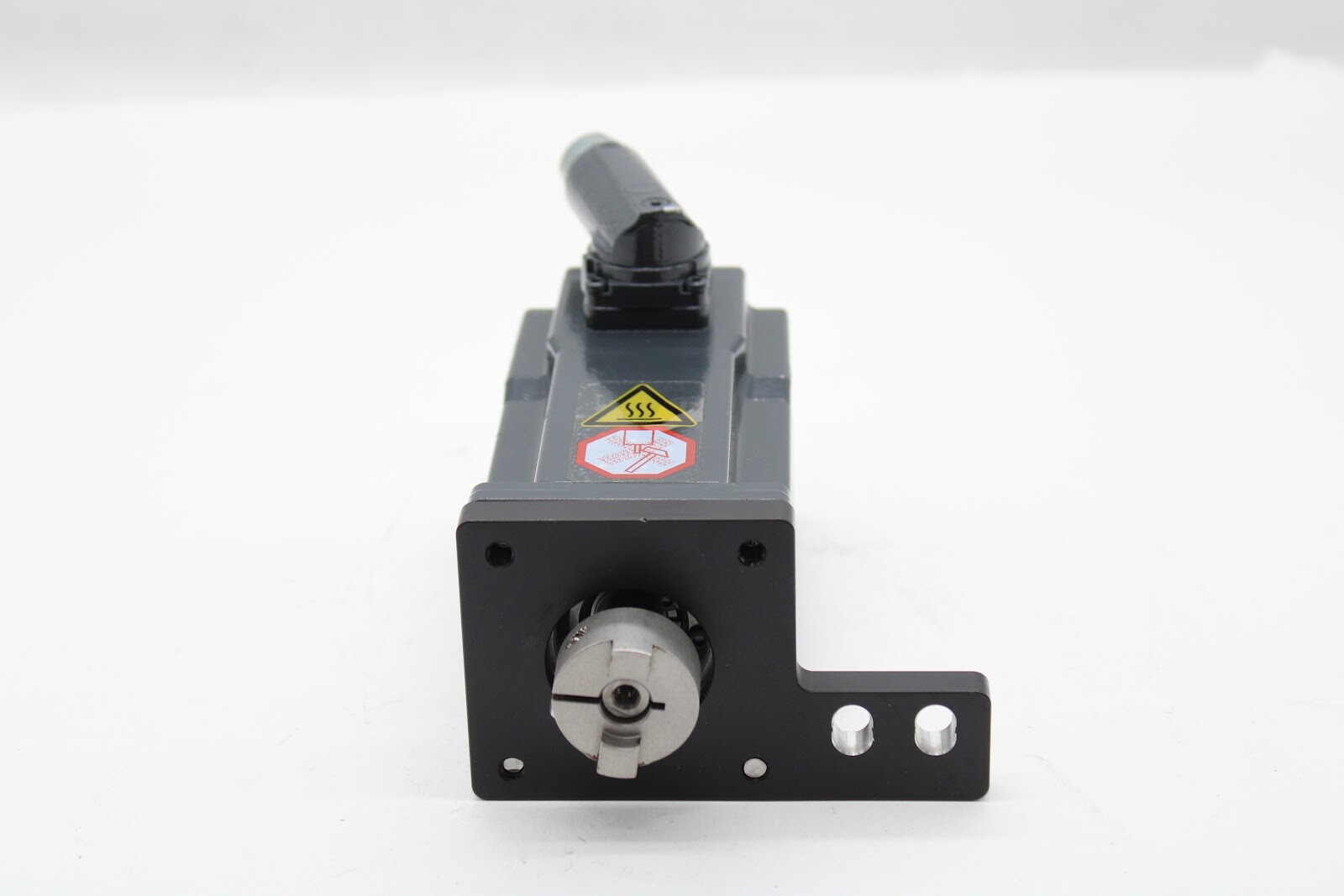 Beckhoff AM8121-0F10-0000 Servo Motor – No Cable