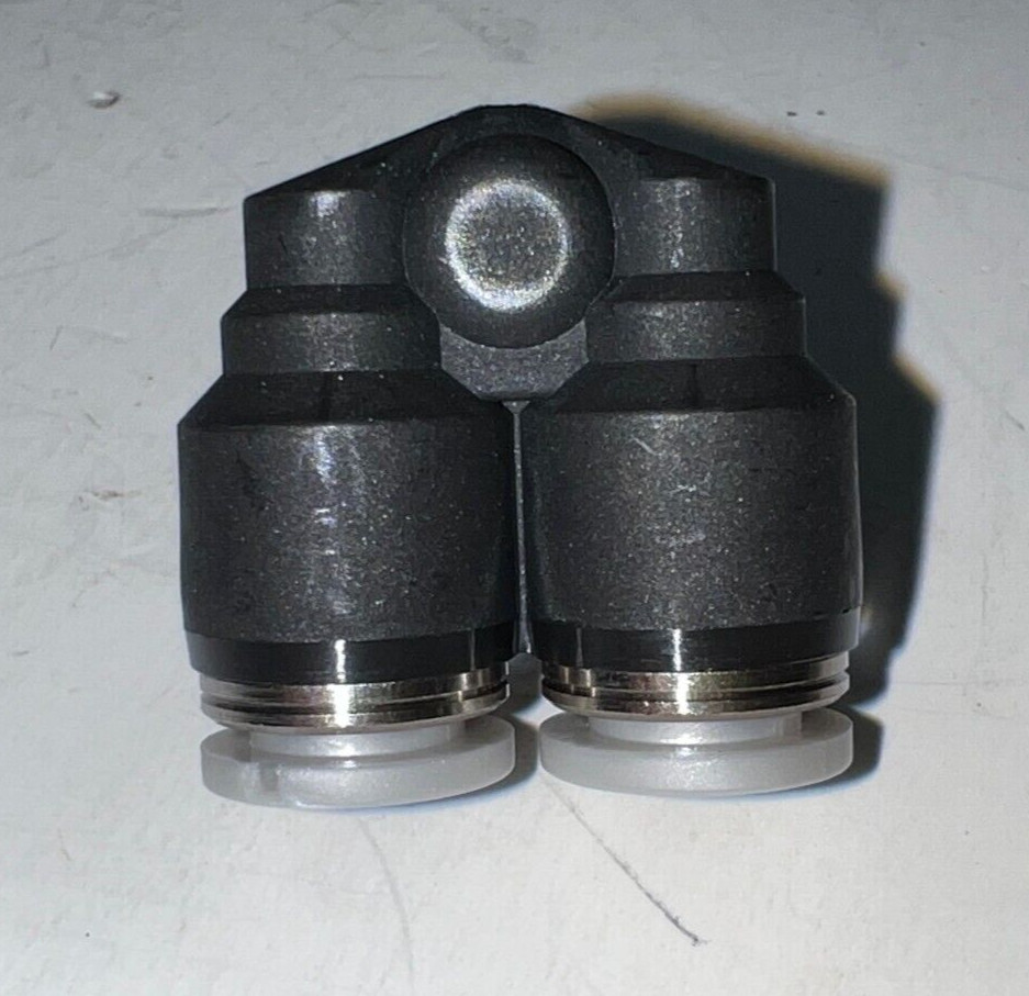 FESTO PUSH-IN MALE TWIN ELBOW FITTING PBT/ BRASS QSYL-1/8-1/4-U LOT OF 4*