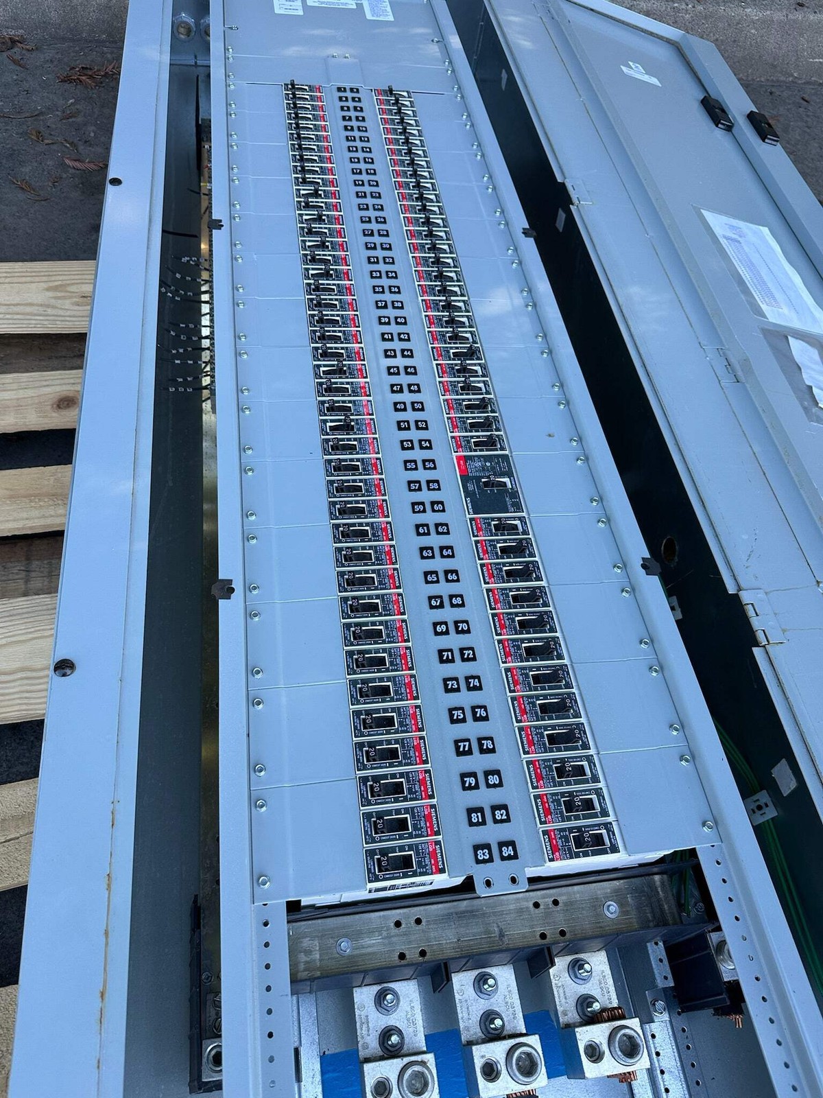 Siemens 480Y/277 V P3E80ML400FBS 400A 3-Phase Grow Light Panelboard 81 Breakers