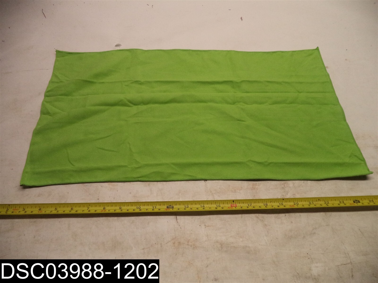 QTY=103: 23-1/2″ X 13″ Individually Wrapped Green Microfiber Towels