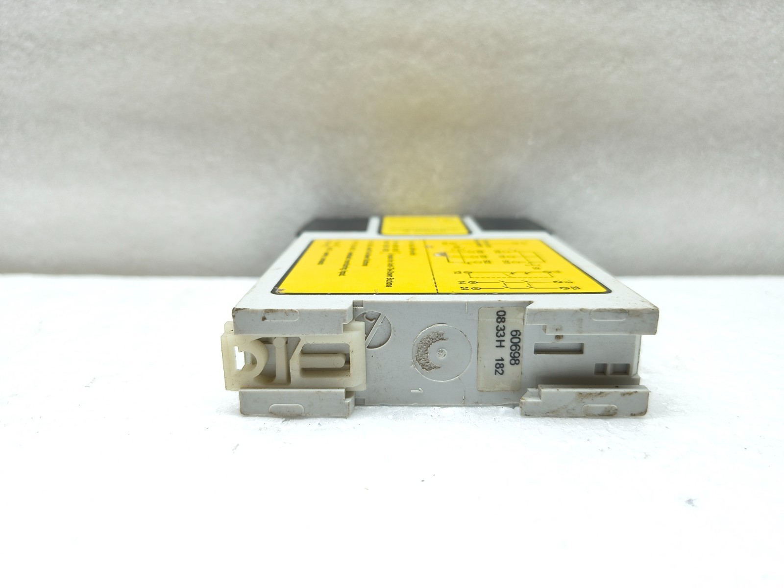 BALDOR MAC2A15TR-RM00 SAFETY RELAY MODULE ( USED CONDITION )