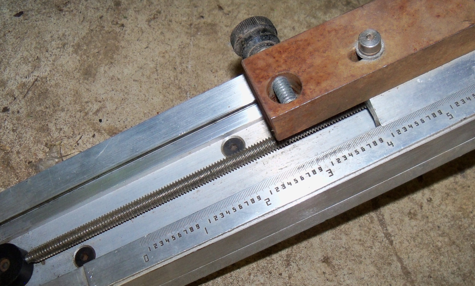 Velmex Manual Linear UniSlide Assembly A2500, 16″ Scale