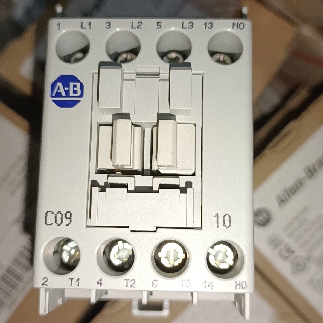 1PCS Allen－bradley Contactor 100－C09KF10 NEW