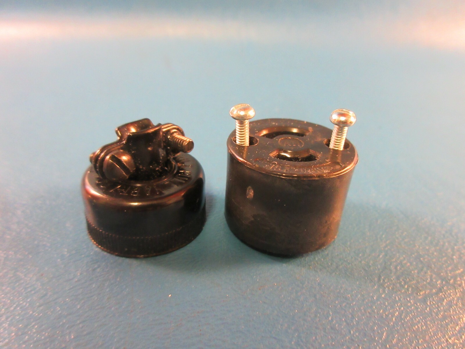 Lot of 3 Arrow Hart 7464 Midget Locking Connector 15A 125V
