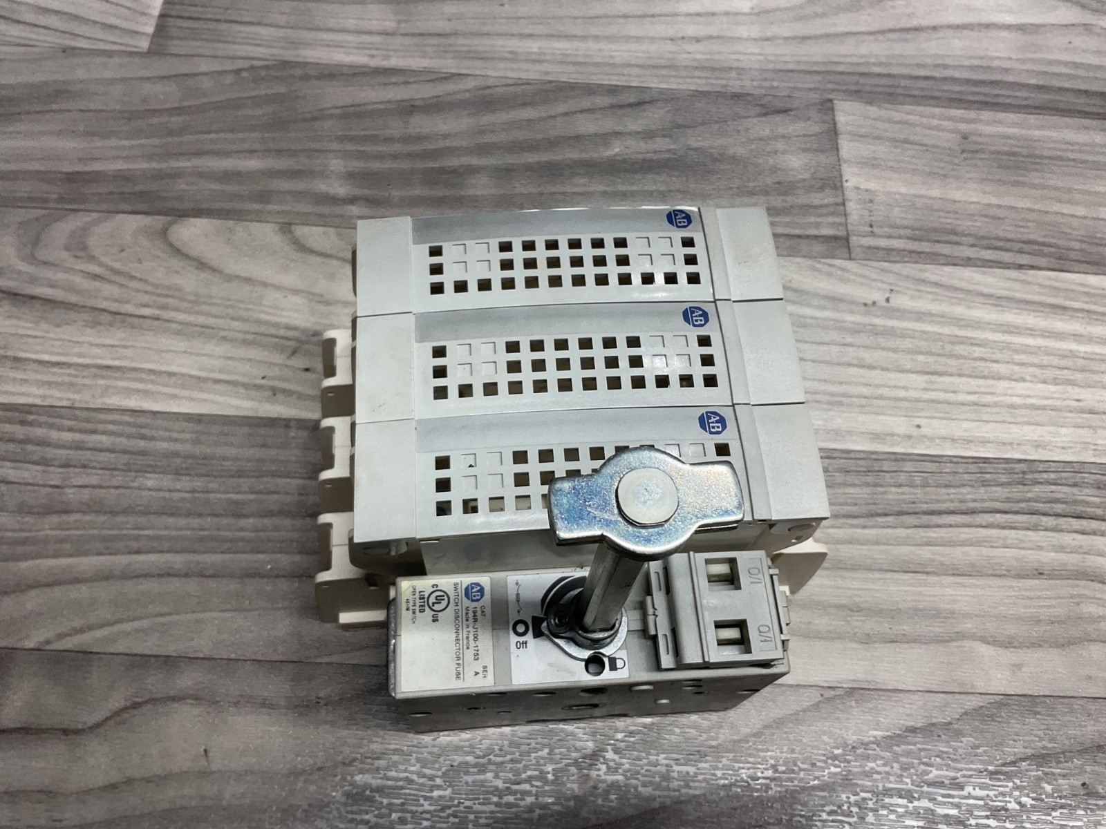 ALLEN-BRADLEY 194R-J100-1753 SER A SWITCH DISCONNECTOR FUSE #335A131PR2