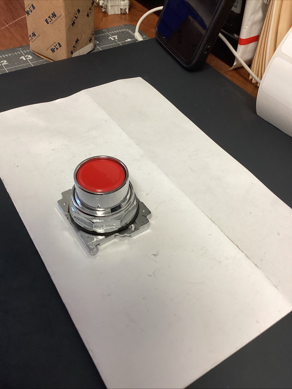 Eaton 10250T103 PUSH BUTTON OPERATOR Standard Red(LPW84B)