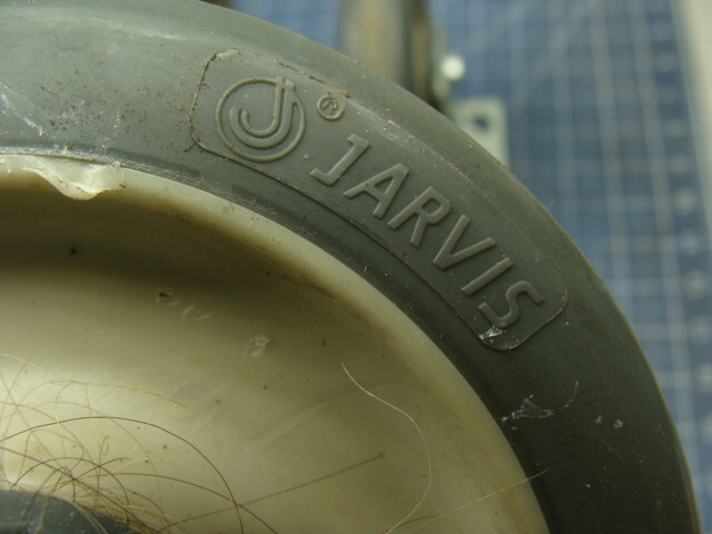 SET OF 4 JARVIS 5″ X 1-1/4″ CASTERS (2) STATIONARY & (2) SWIVEL LOT OF 2 (8 CA)