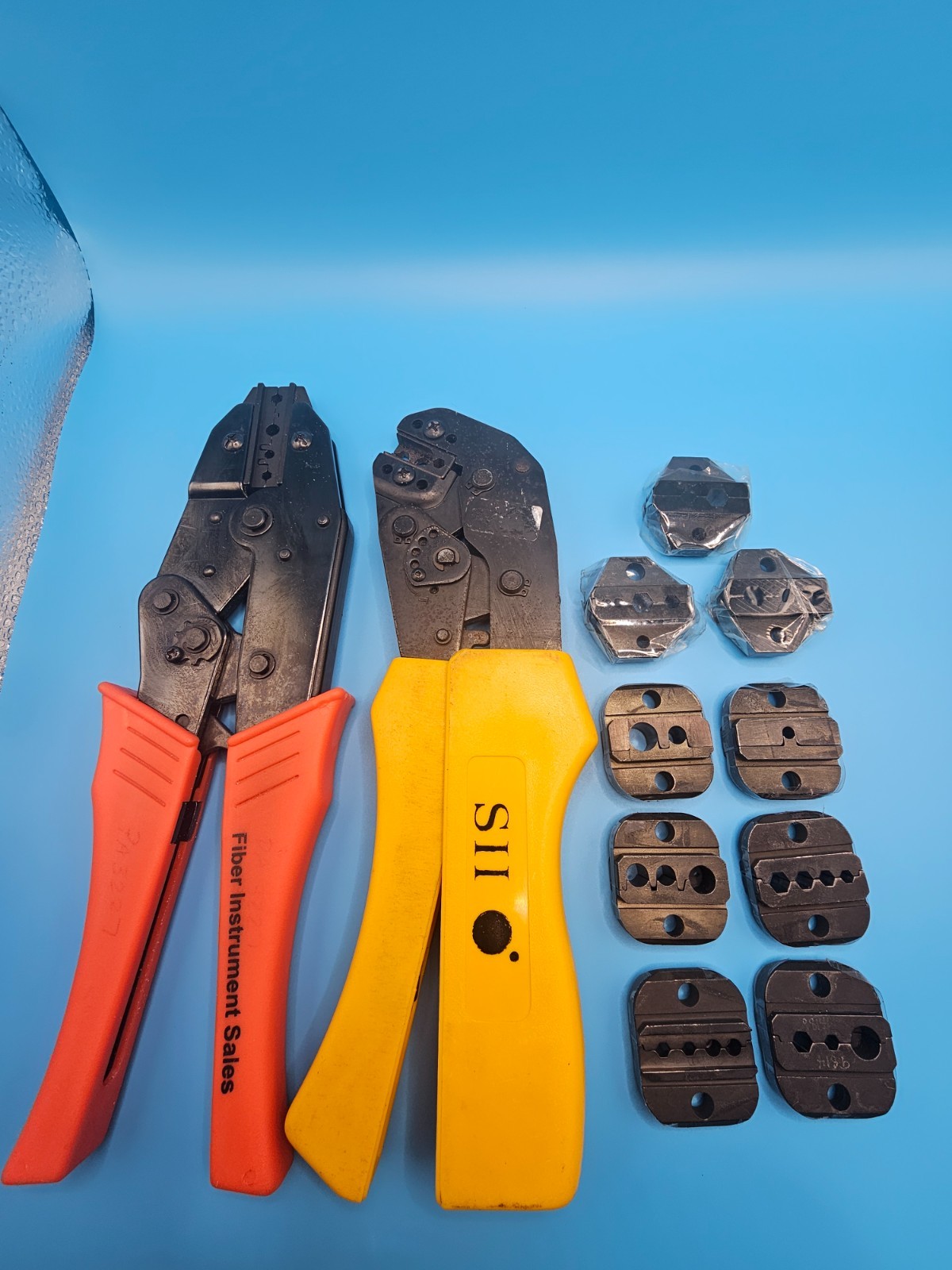 TE CONNECTIVITY/AMP 9 Assorted Crimp DIE sizes & 2 Tool Frame