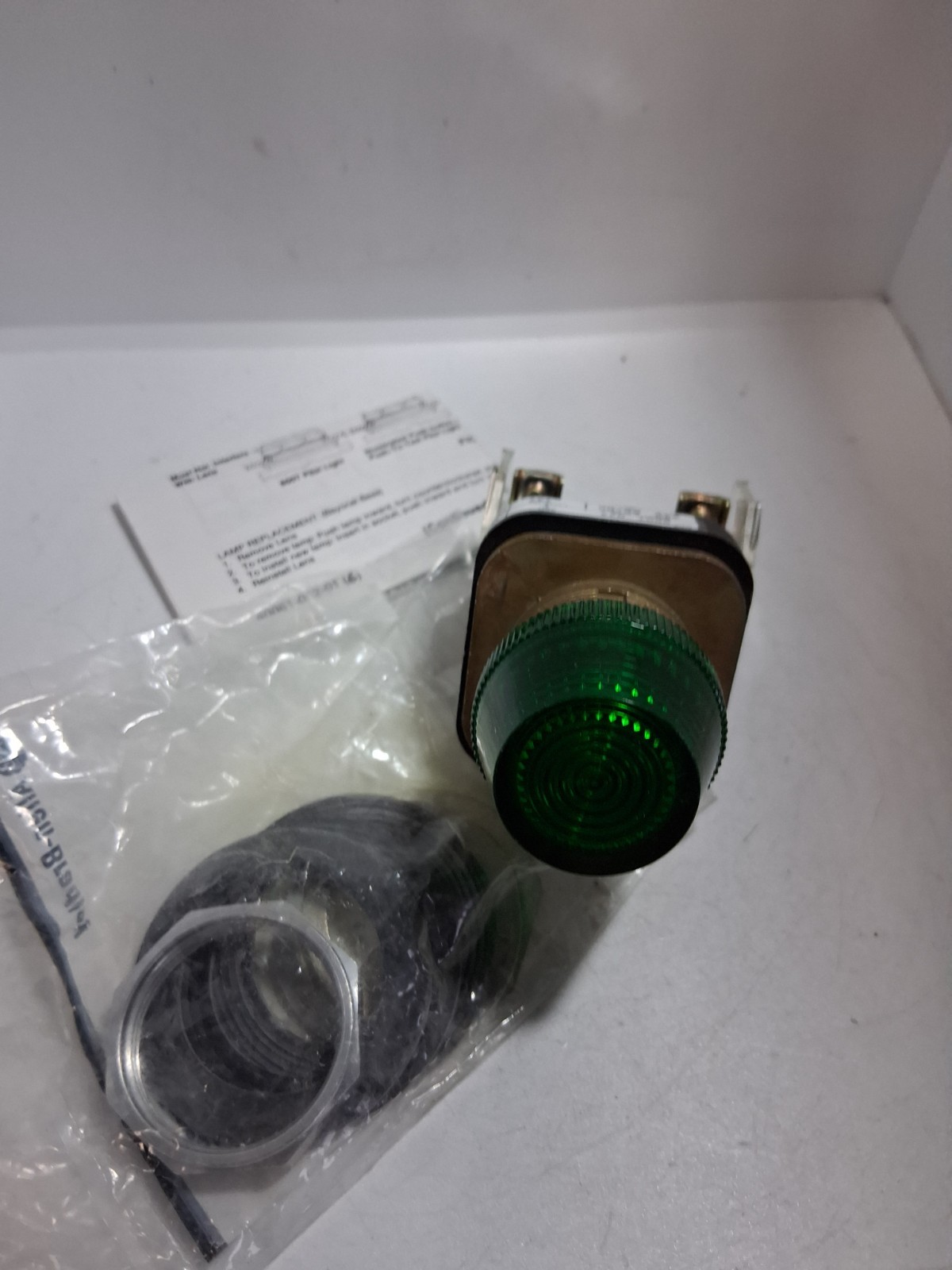 ALLEN BRADLEY 800T-Q24G PILOT LIGHT GREEN 24VAC/DC SERIES T NNB