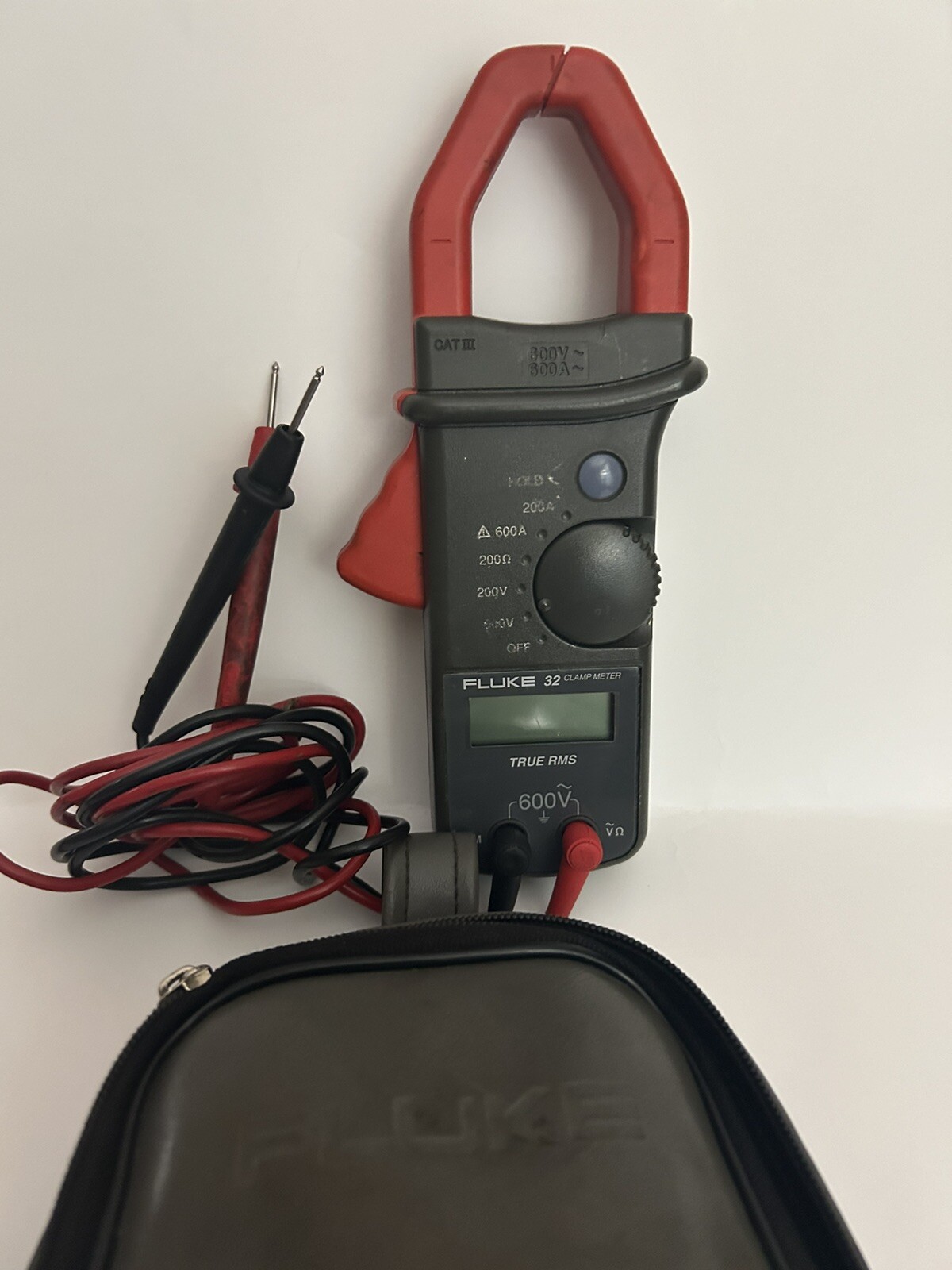 Fluke 32 Clamp Meter With Carying Bag And Wires Tested Fully Functional!