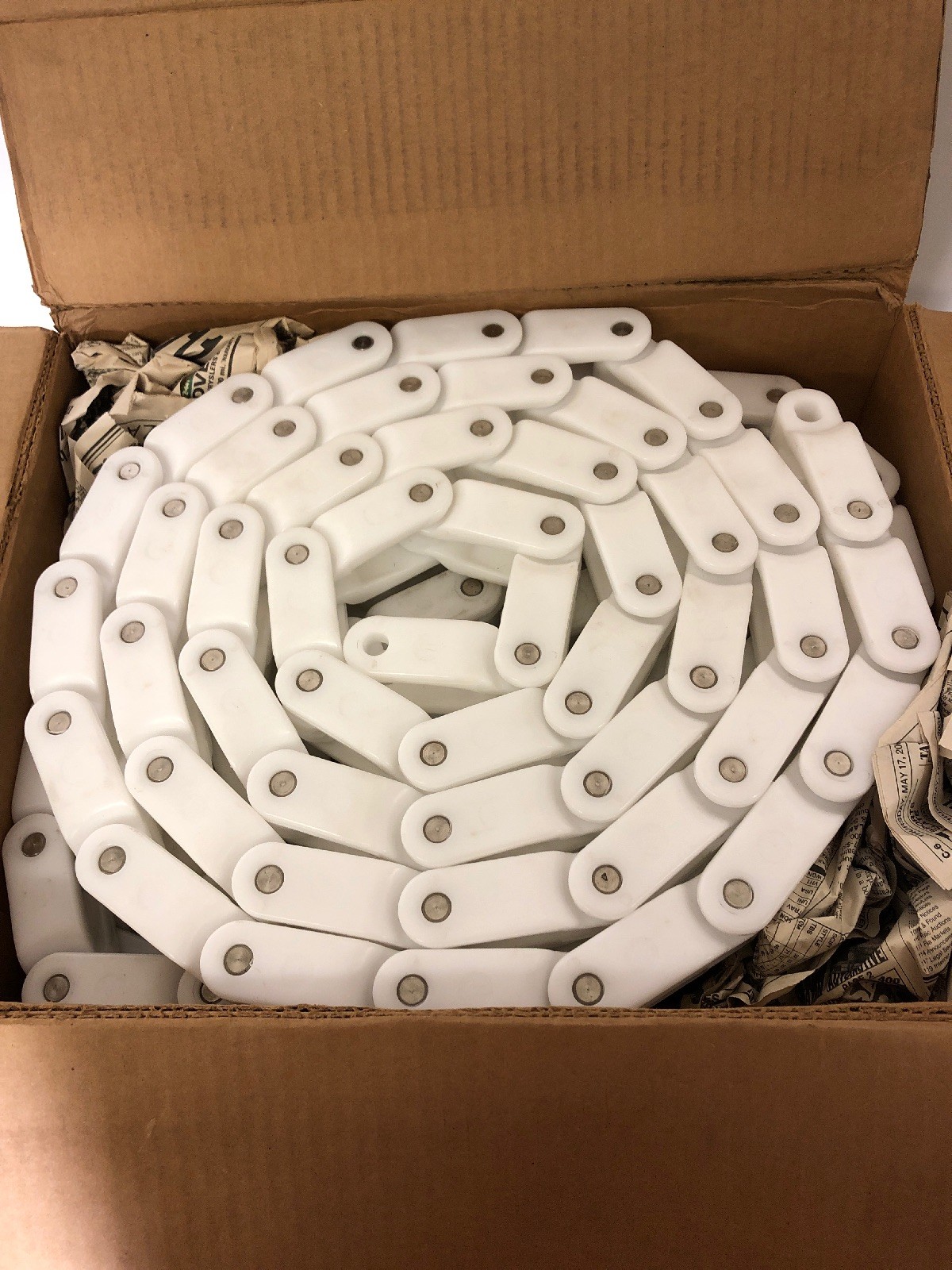 NEW IN BOX UNI CHAINS 35D2500W FLAT TOP CONVEYOR CHAIN WHITE, 50 FEET Fast Ship!