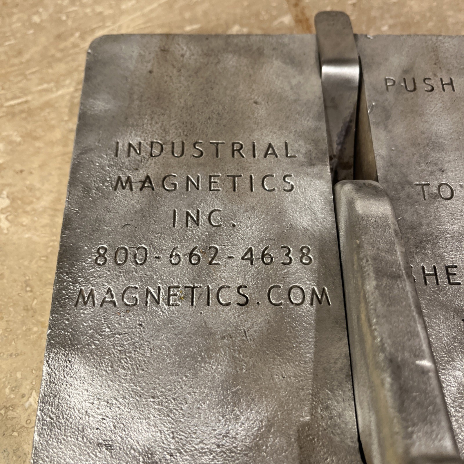 MAG-MATE B600 Manual Lifting Magnet,600 lb Load Cap. 2RVA6 (S1L5)
