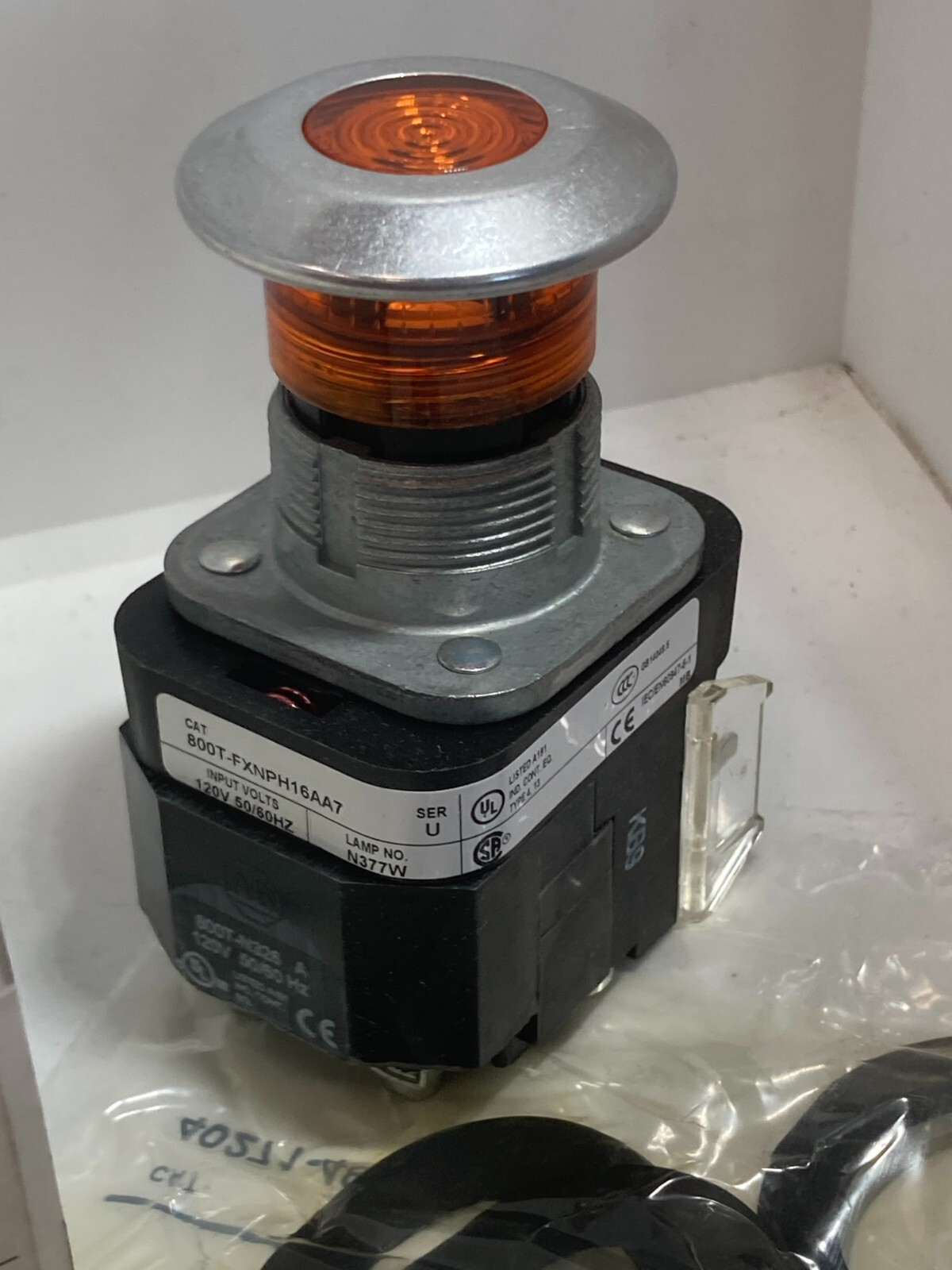 ALLEN BRADLEY 800T-FXNPH16AA7 PUSH PULL AMBER ILL LED 120V 1NCLB/1NC S U NIB