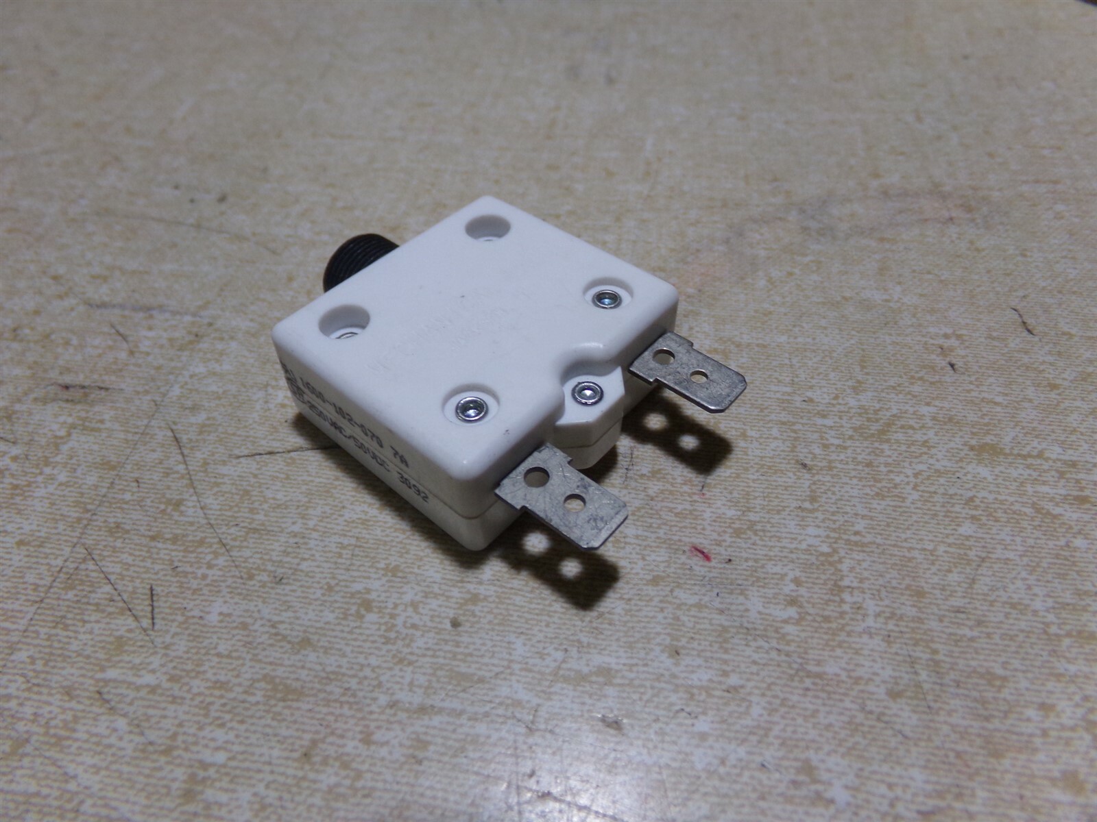 NEW Mechanical Products 1600-102-070 7A Circuit Breaker *FREE SHIPPING*
