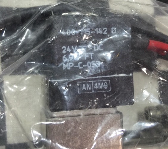 Asco Sub-miniature U8225B5V, 1/4″ MVCR x 1-1/3″ CF, 400115-142D With Elbow #126K