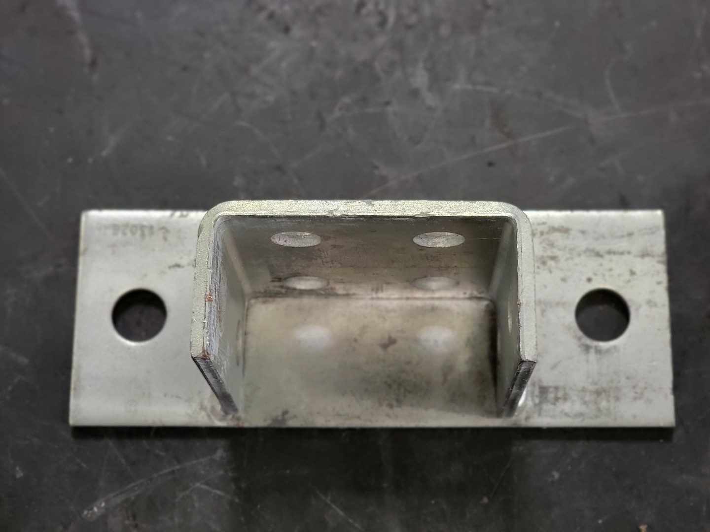 SURPLUS NEW B-Line B281 1-5/8″ x 1-5/8″ Channel Post Base – Cable Tray