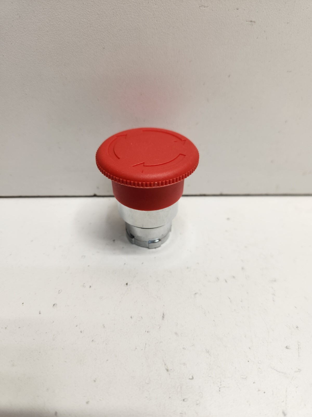 NEW NO BOX! TELEMECANIQUE RED MUSHROOM TWIST RELEASE PUSH BUTTON ZB2BS54