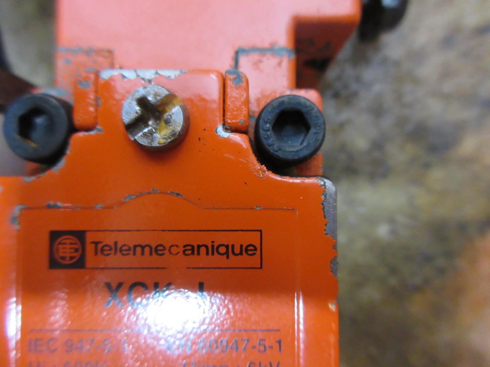 2000 KITAMURA 2XI CNC TELEMECANIQUE XCK-J IEC947-5-1 EN60947-5-1 SWITCH EACH 1