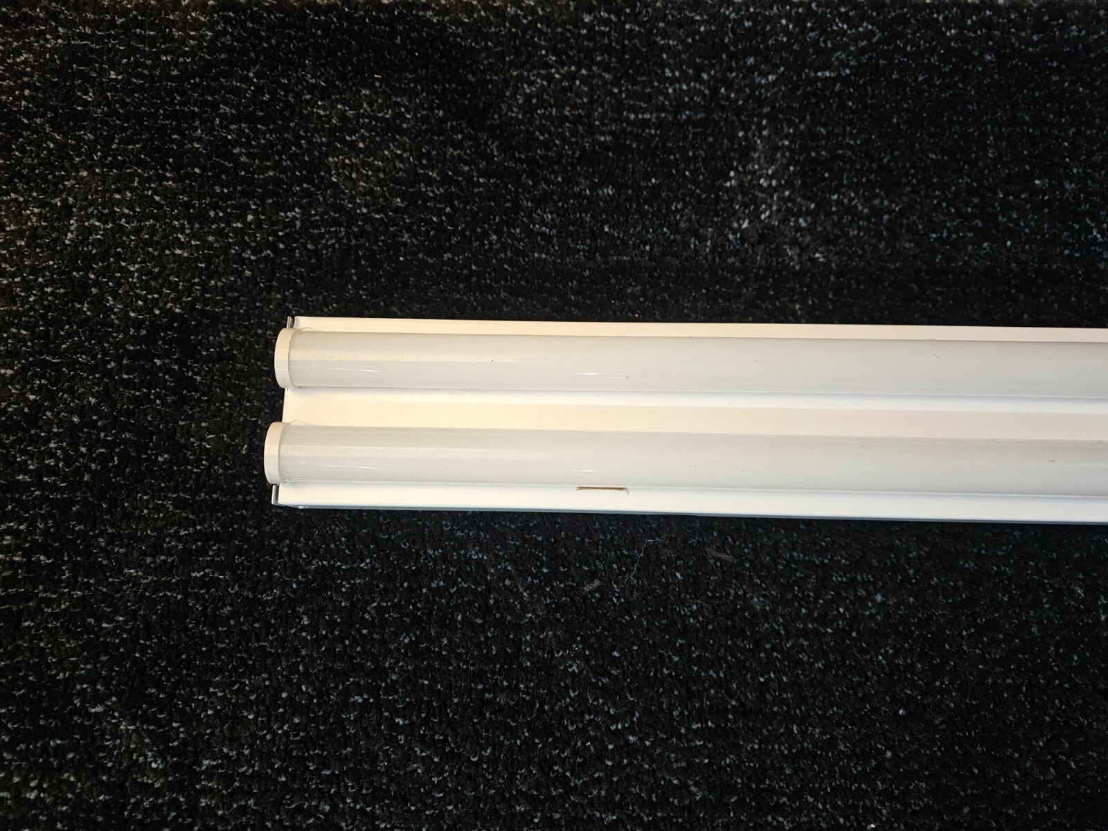 Metalux 4ST2L4040R 4′ Linear LED Striplight, Dual Lens, 4200 Lumen, 4000K 39 W