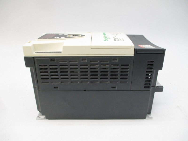 SCHNEIDER ELECTRIC ATV71H075N4Z 380-480V 3.7A UNMP