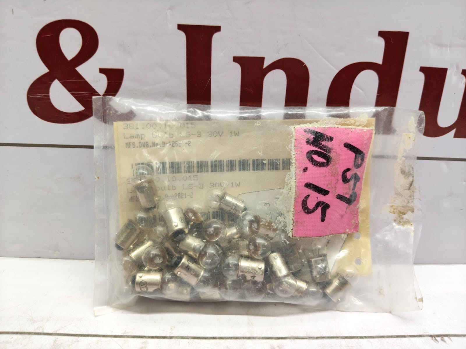 Izumi LS-3 30V1W-M LOT OF 29 Miniature Lamp Light Bulb