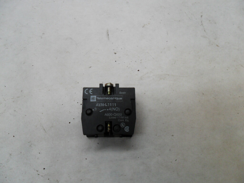 NEW TELEMECANIQUE XEN-L1111 CONTACT BLOCK 240V 3A