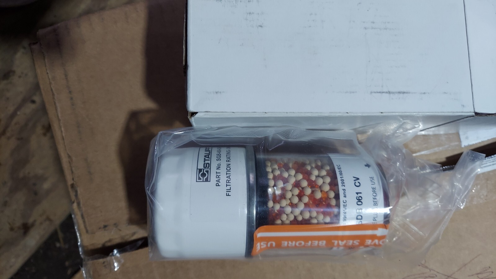 New Stauff SDB-061-CV Desiccant Breather with Check Valve