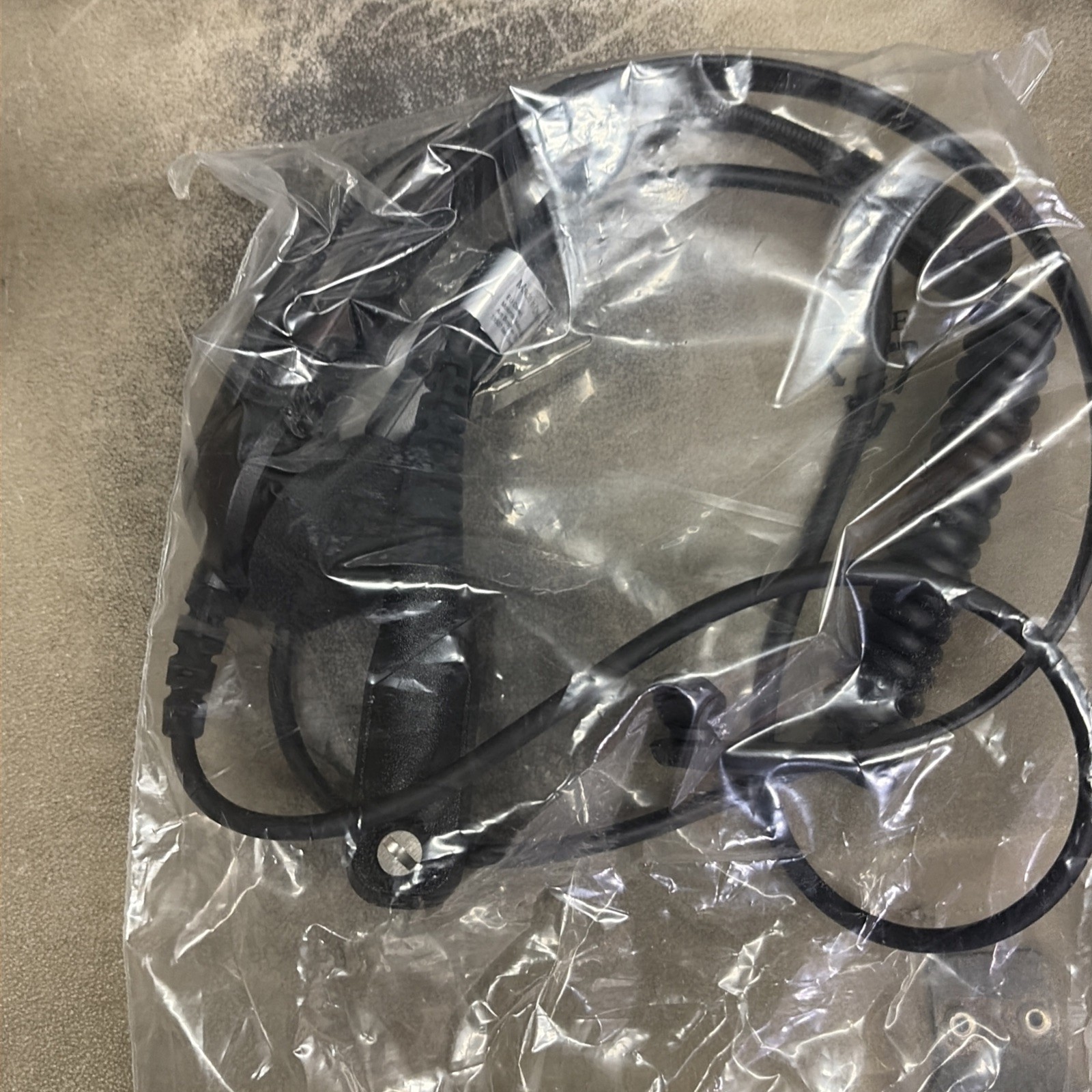 Motorola Rmn5058a Headset, Push To Talk compatible w/ XPR 6000 & 7000/7000e
