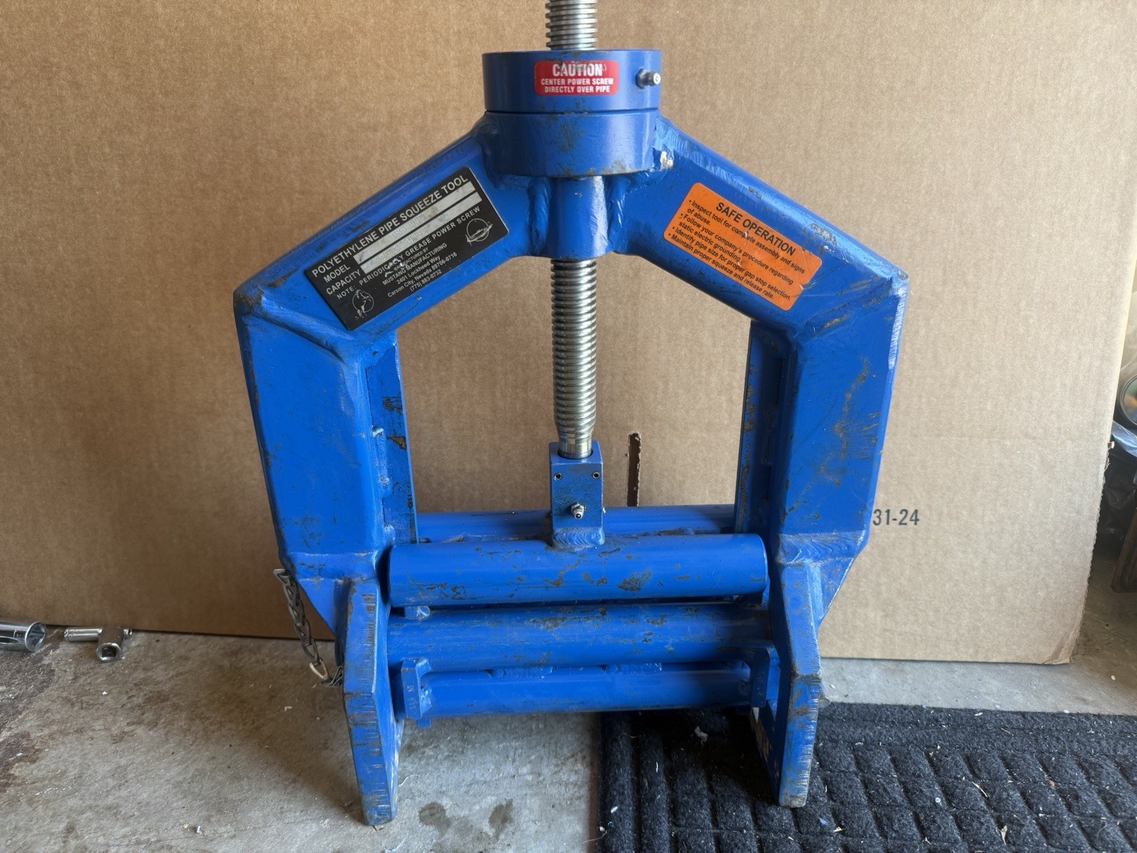 MUSTANG DBS-44F POLYETHYLENE PIPE ZQUEEZE TOOL 2” 3” 4” 4” IPS Used Re/All Des/