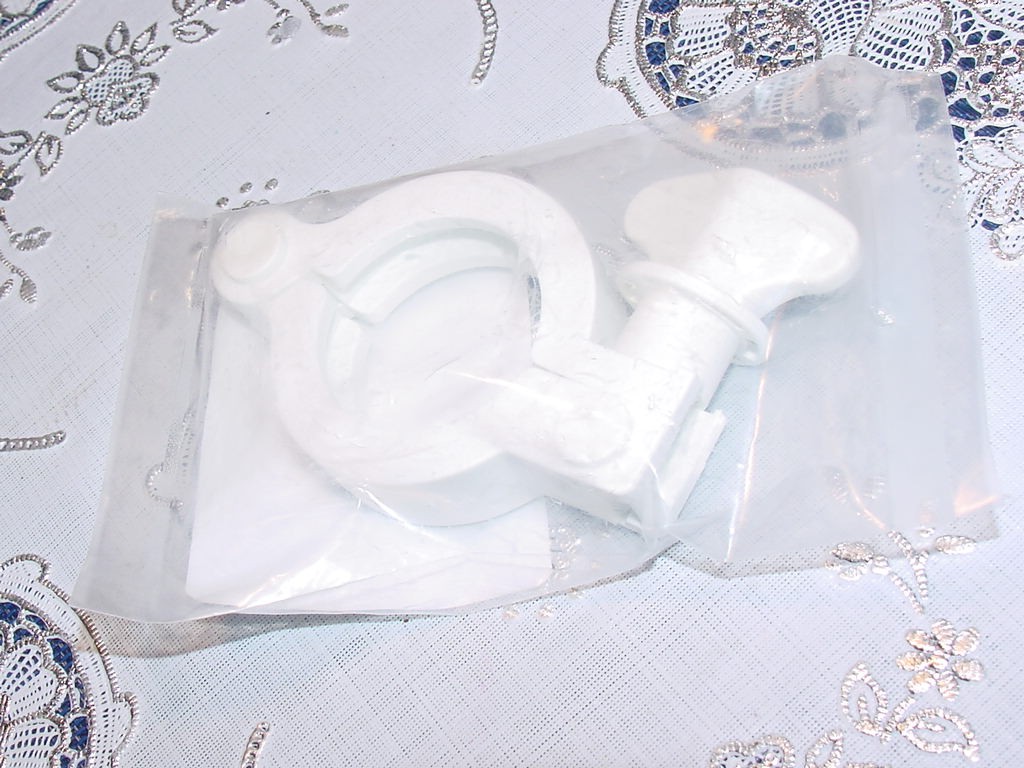 MasterFlex 31201-44, 1.5-inch Non-Metallic Sanitary Hinged Clamp, Nylon, NEW